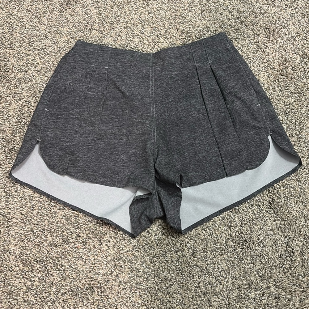 Lululemon &Go Endeavor Short Size 4